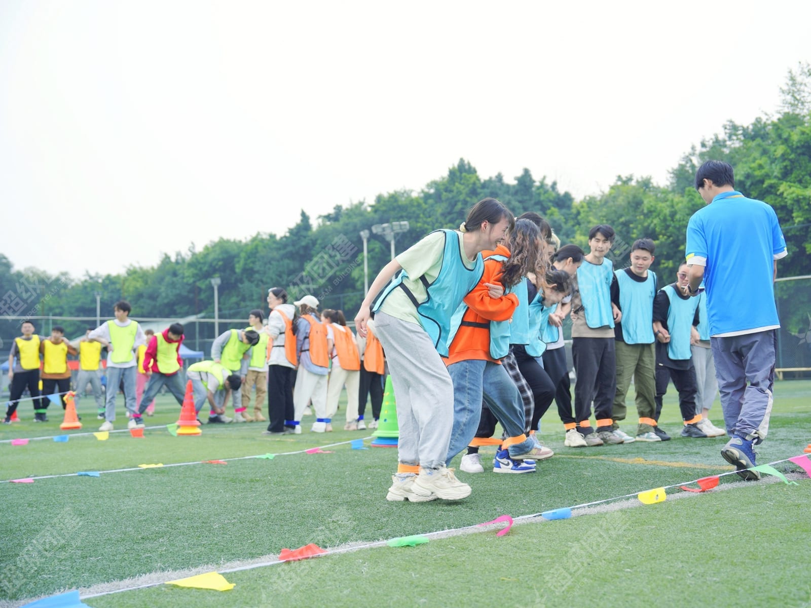 「欢庆周年，跃动未来」趣味运动会流程图片