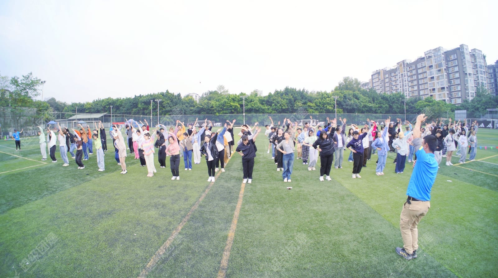 「欢庆周年，跃动未来」趣味运动会流程图片