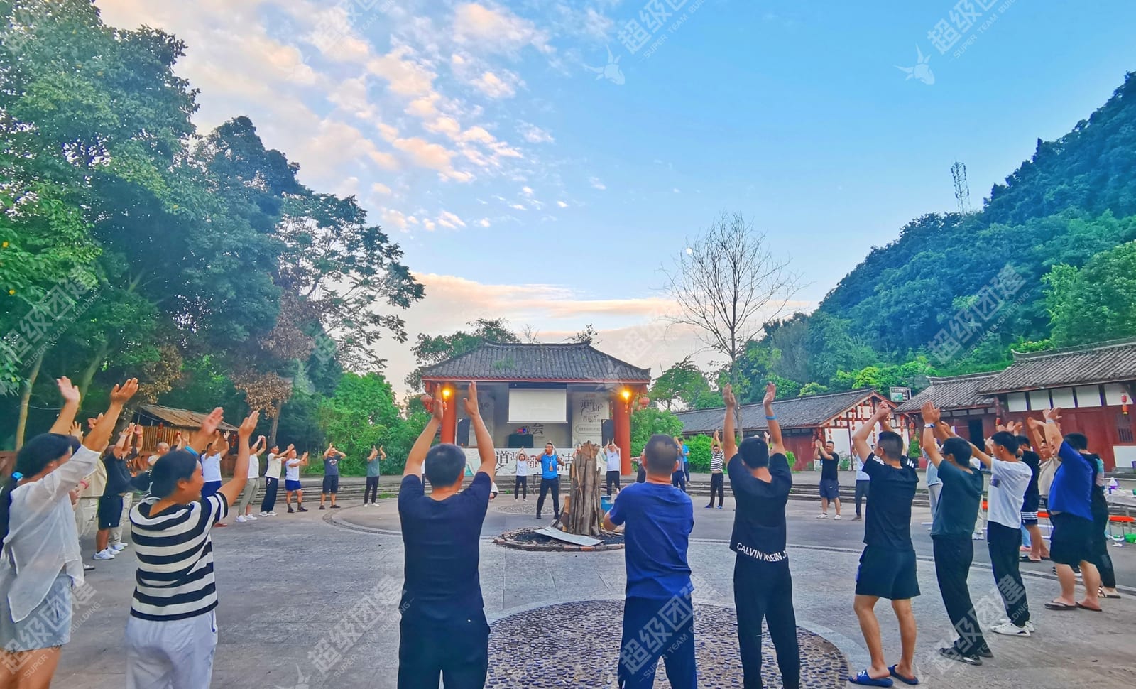 「鹤鸣山巅 &middot; 团队启航」两天一夜的凝聚之旅流程图片
