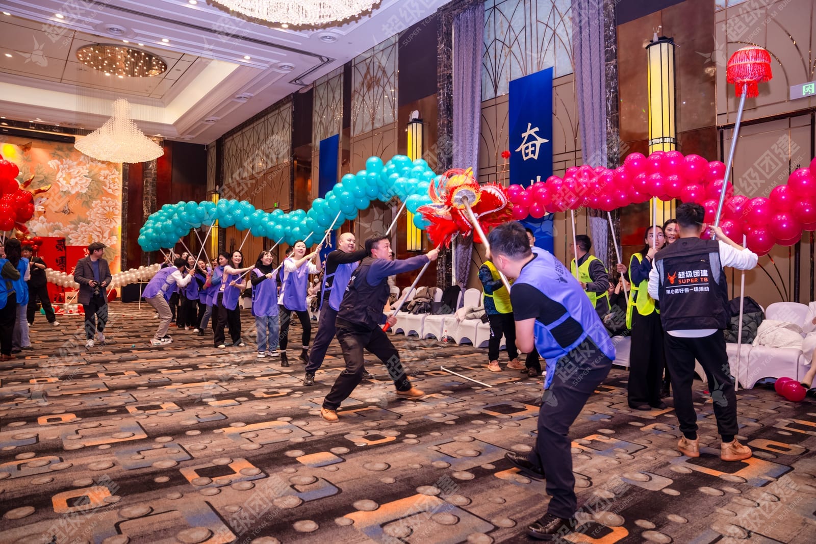 「泡泡总动员，齐心赢未来」舞龙会流程图片