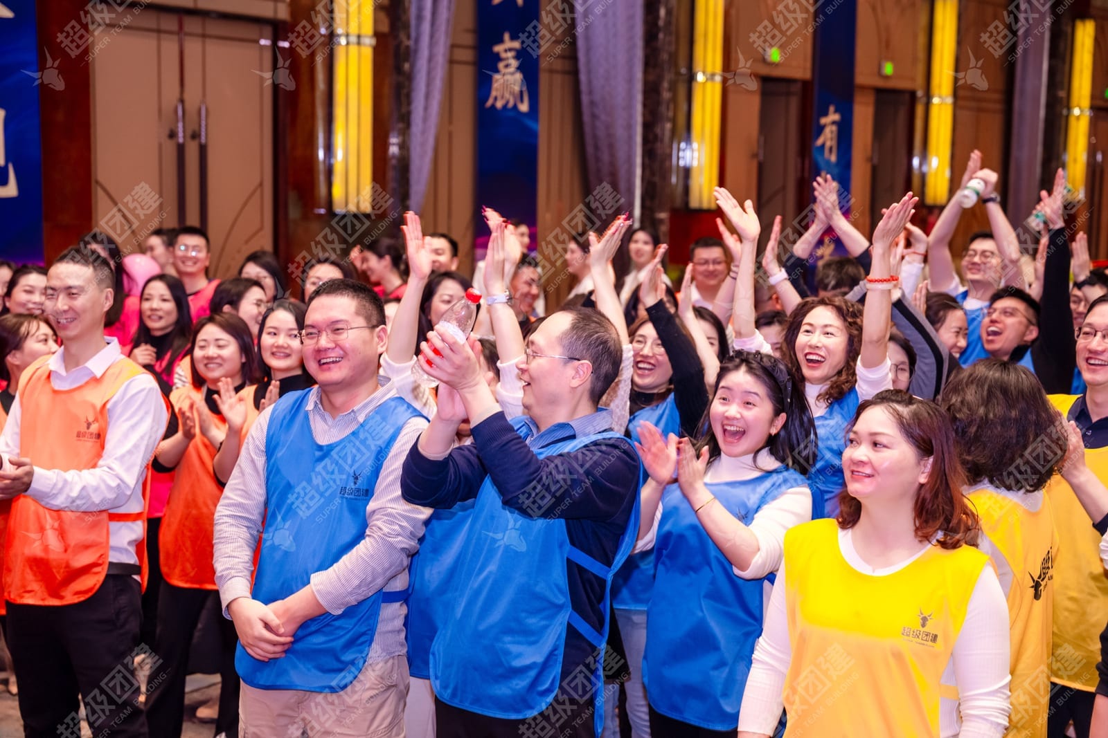 「泡泡总动员，齐心赢未来」舞龙会流程图片