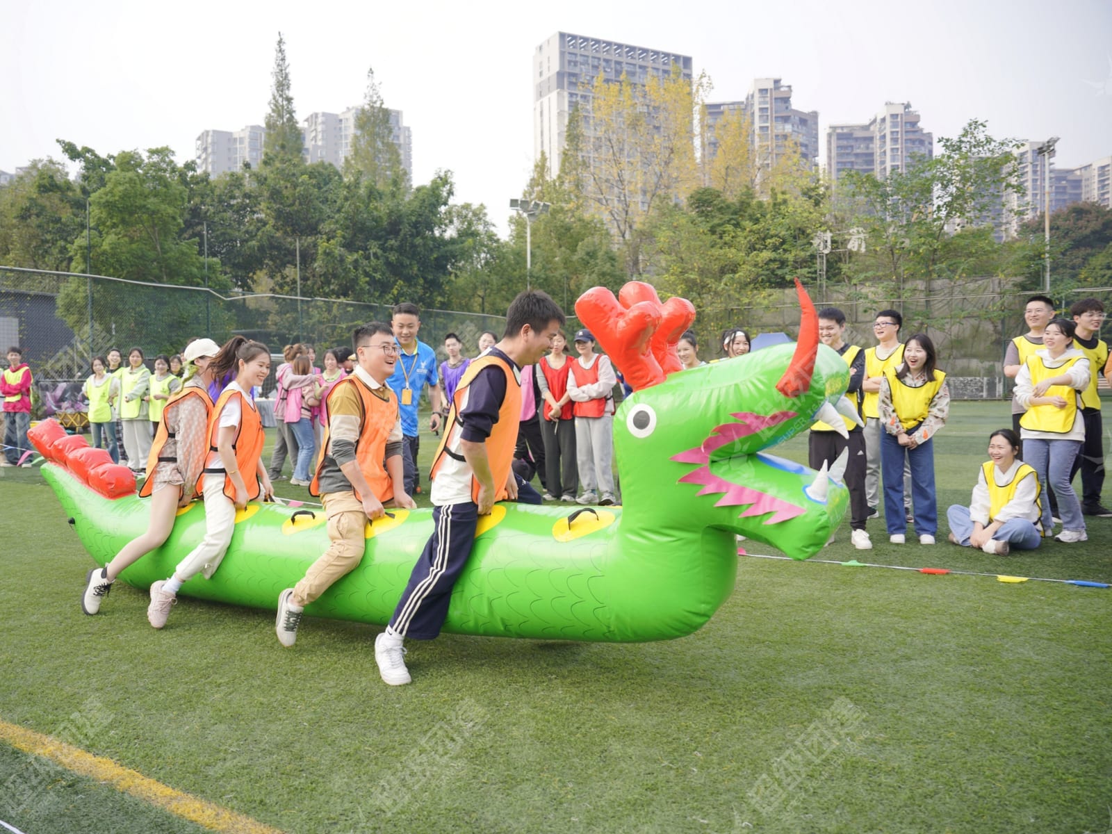 「欢庆周年，跃动未来」趣味运动会流程图片