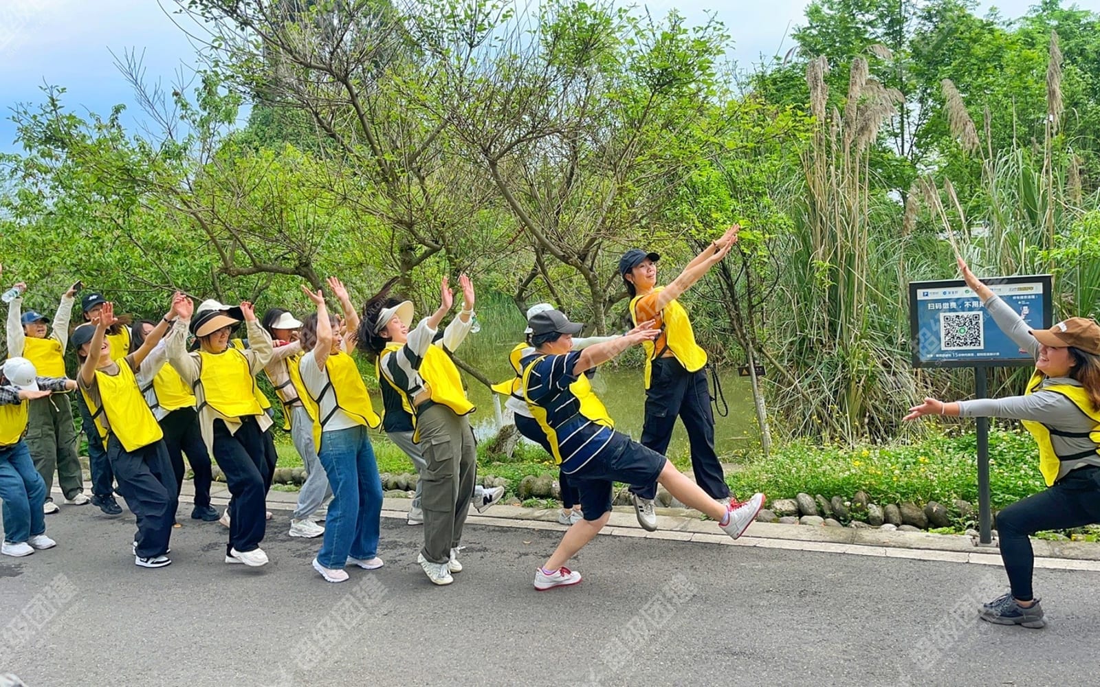 「竹影徒步 艺村团建 定向挑战 乐在其中」竹艺村一日户外活动流程图片