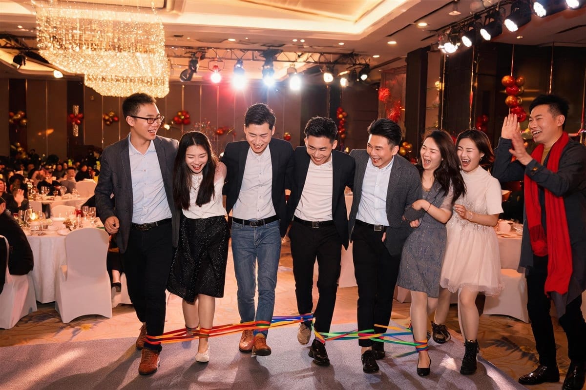 适合公司年会活动的一些互动小游戏